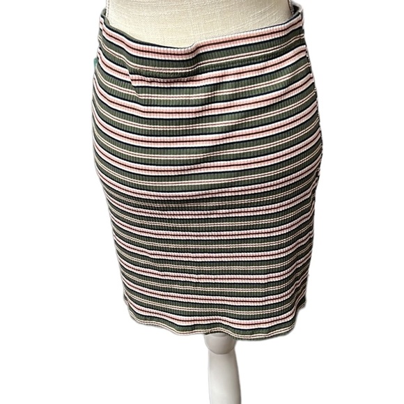 No Boundaries Mini Skirt Stretch Striped Juniors Size L 11 13 Green Pink - Picture 3 of 6